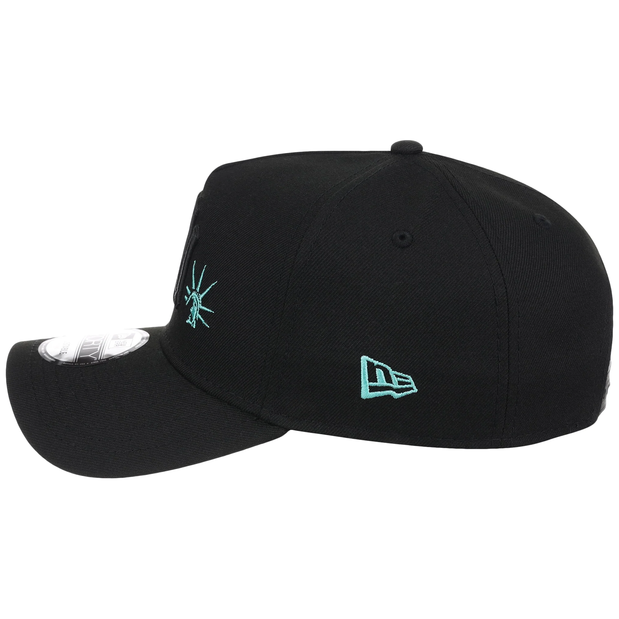 New York Yankees - New York Crown the City -  Liberty Element  New Era 9FORTY - Black/Black - Image 6