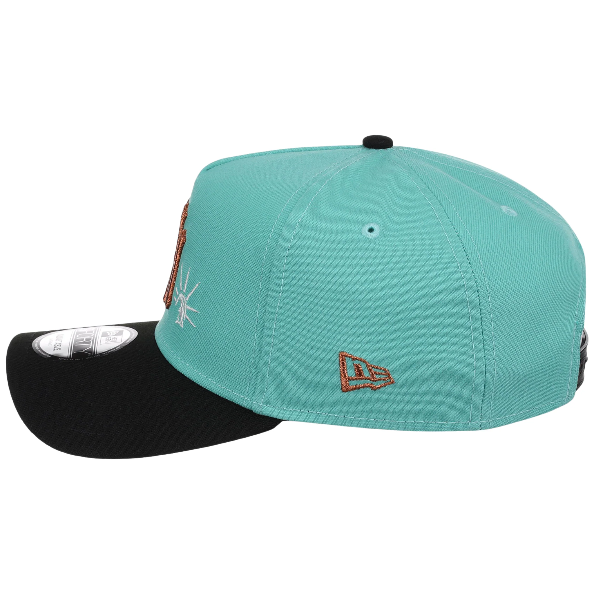 New York Yankees - New York Crown the City - Liberty Element New Era 9FORTY - Mint/Black - Image 6