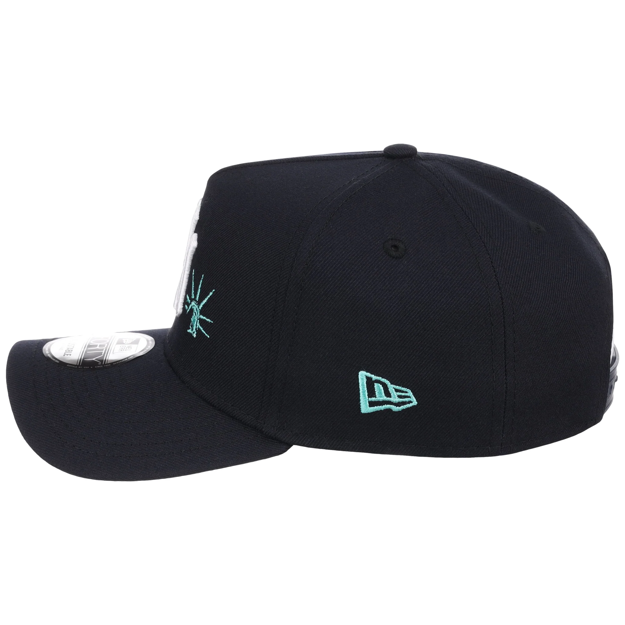 New York Yankees - New York Crown the City -  Liberty Element  New Era 9FORTY - Navy/Navy - Image 6