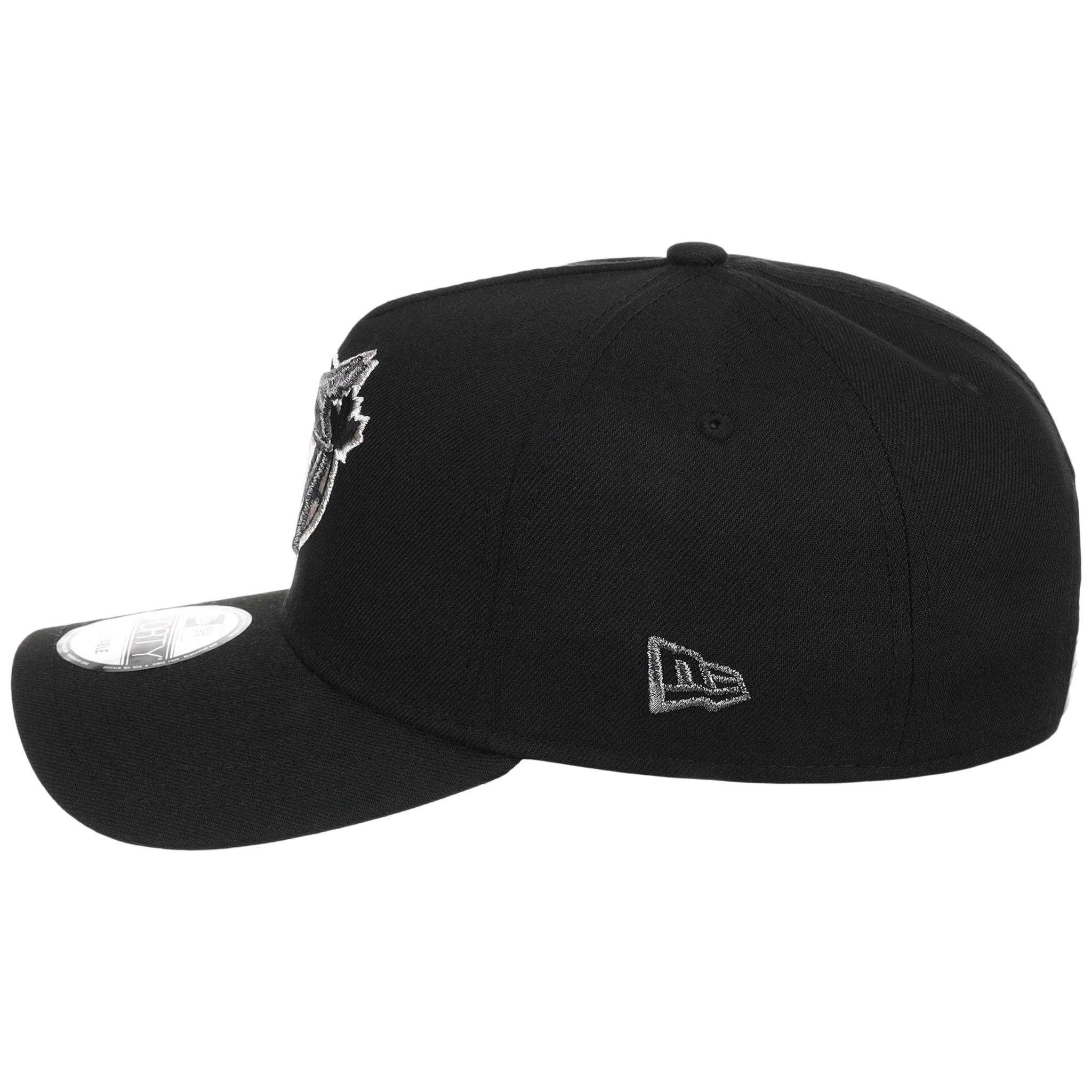 Toronto Blue Jays Toronto Crown the City - Liquid Titanium New Era 9FORTY (Black/Black) - Image 6